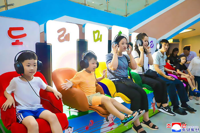 23-인민의 기쁨 넘쳐나는 동해의 명사십리-원산갈마해안관광지구